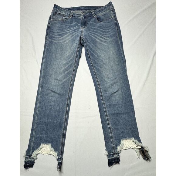 Grace In LA Women's Easy Fit Crochet Hem Blue Denim Jeans - Size 29x26.5 - Picture 1 of 9